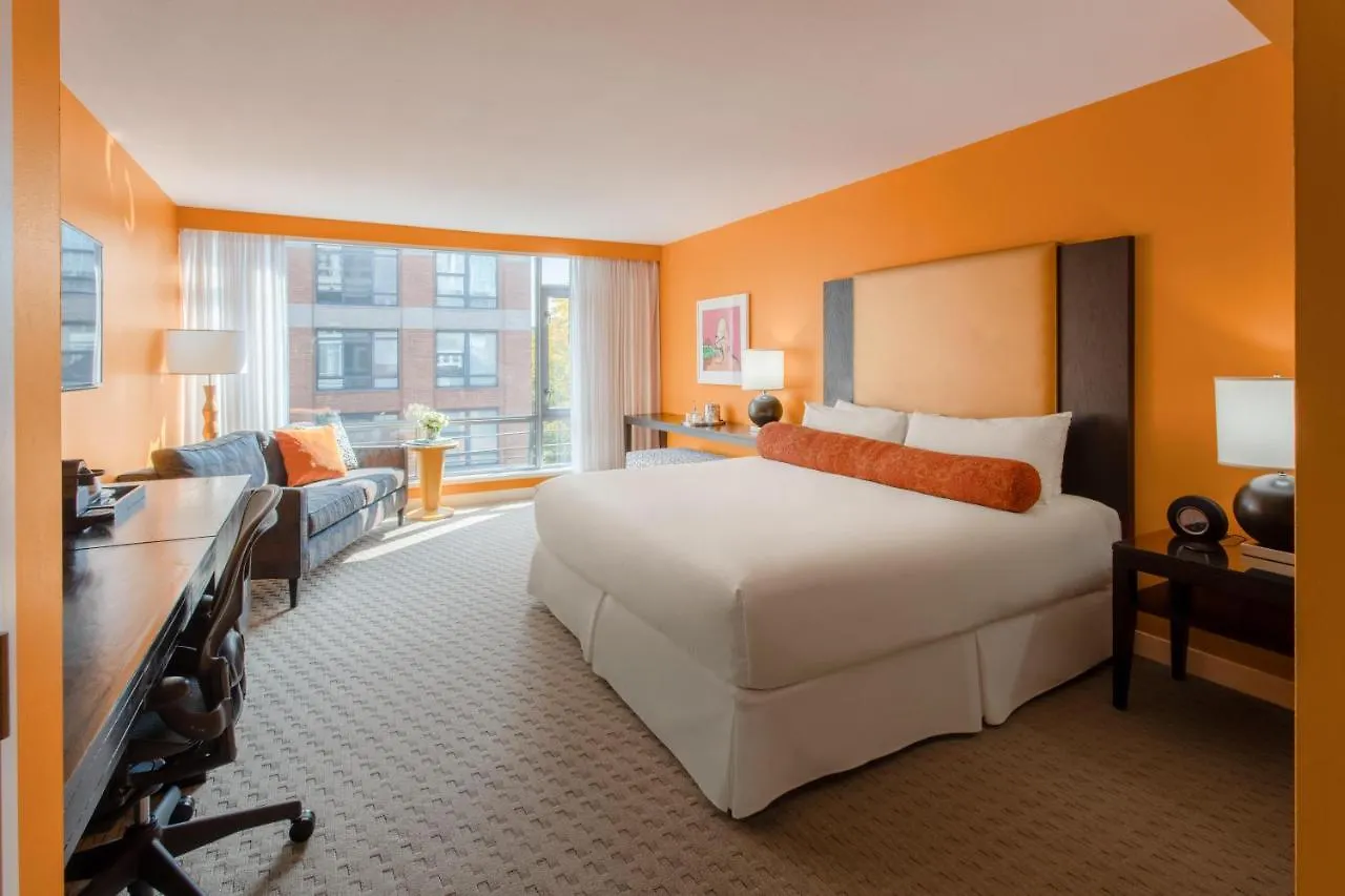 Hotel OPUS Vancouver
