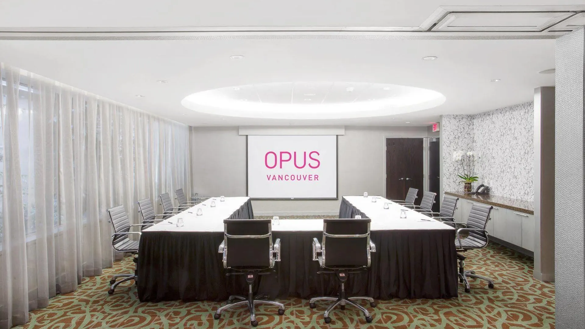 **** Hotel OPUS Vancouver Canada