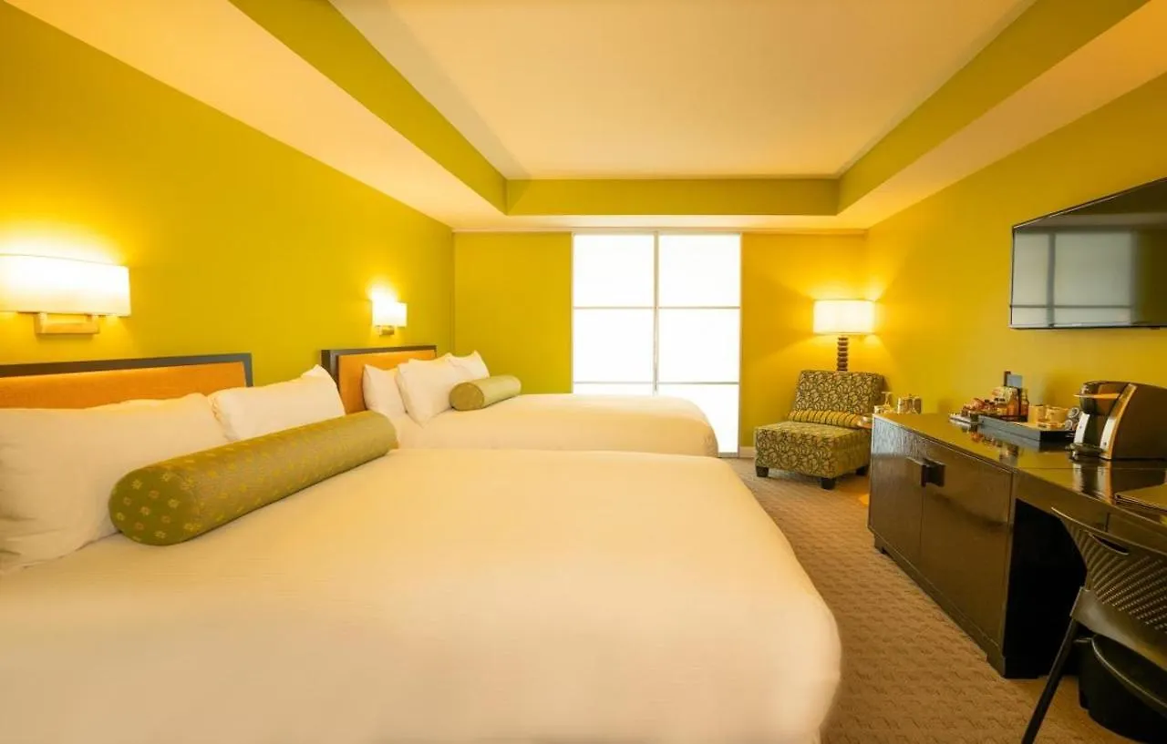 Hotel OPUS Vancouver