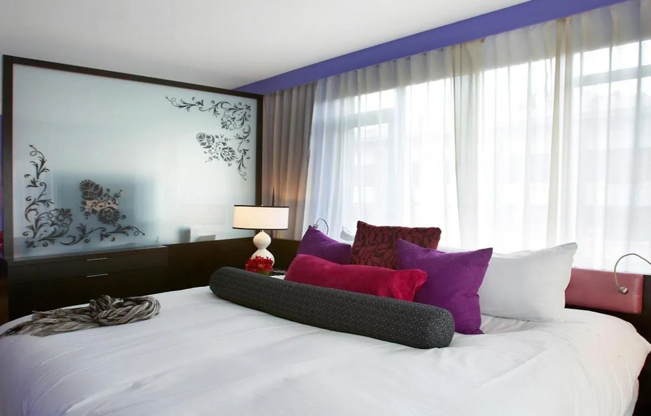 OPUS Vancouver Hotel