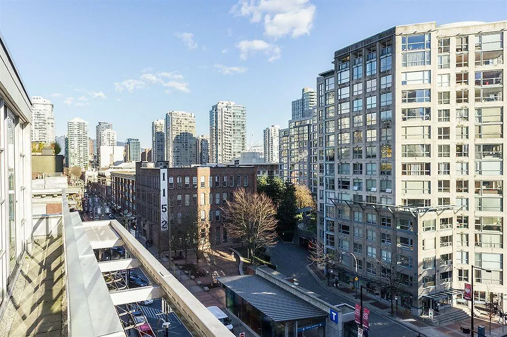 Opus Vancouver