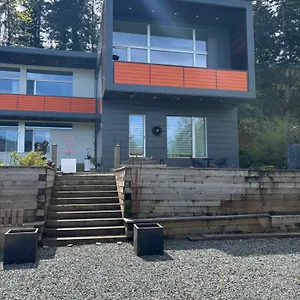 The Cube Apartment Cowichan Bay